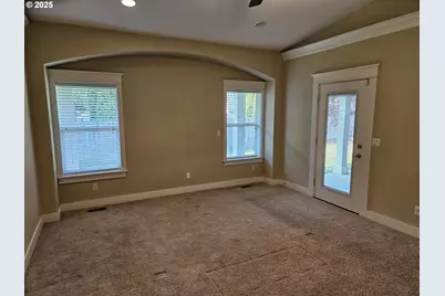 464 Oak Valley Loop, Winchester, OR 97495 - Photo 9