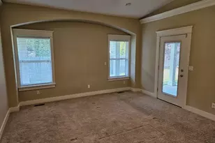 464 Oak Valley Loop, Winchester, OR 97495 - Photo 9