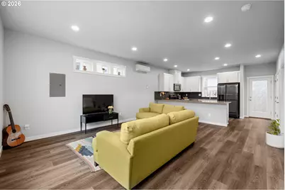 8629 SE Washington St, Portland, OR 97216 - Photo 5