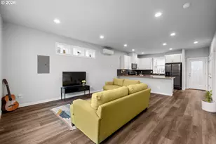 8629 SE Washington St, Portland, OR 97216 - Photo 5