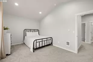 8629 SE Washington St, Portland, OR 97216 - Photo 17