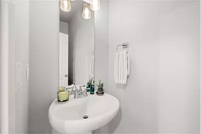 8629 SE Washington St, Portland, OR 97216 - Photo 15