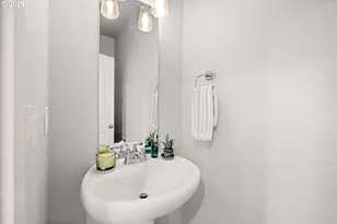 8629 SE Washington St, Portland, OR 97216 - Photo 15