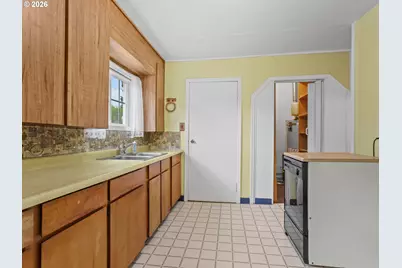 150 River Ln, Gladstone, OR 97027 - Photo 9