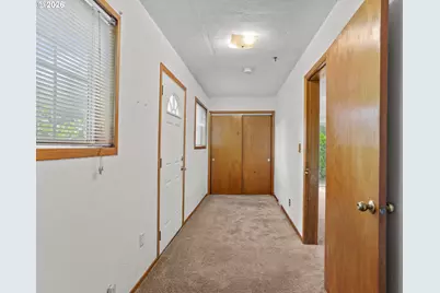 150 River Ln, Gladstone, OR 97027 - Photo 5