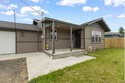 2029 Castle Ave, Roseburg, OR 97471 - Photo 1