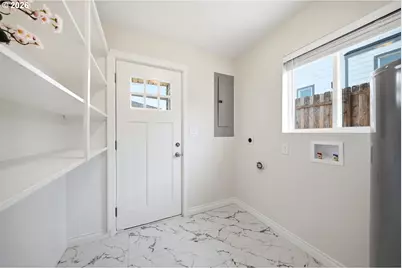 8016 NE Fremont St, Portland, OR 97213 - Photo 15