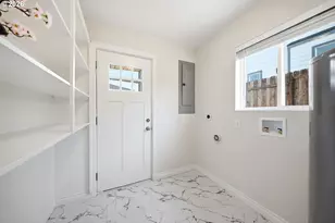8016 NE Fremont St, Portland, OR 97213 - Photo 15