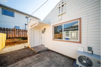 8016 NE Fremont St, Portland, OR 97213 - Photo 17