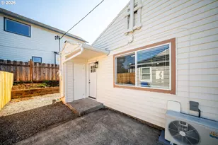 8016 NE Fremont St, Portland, OR 97213 - Photo 17