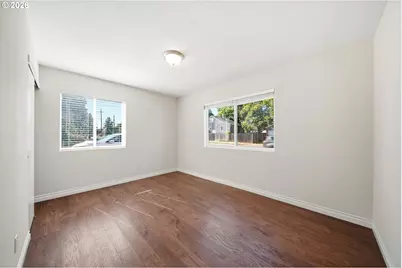 8016 NE Fremont St, Portland, OR 97213 - Photo 13
