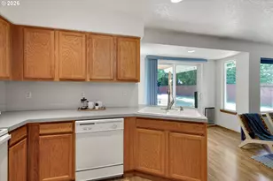 19229 SE River Rd, Milwaukie, OR 97267 - Photo 13