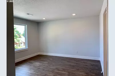 10703 NE 70th St, Vancouver, WA 98662 - Photo 33