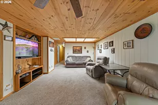 542 NW Douglas St, Dallas, OR 97338 - Photo 9