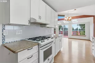 5525 Broadway St, West Linn, OR 97068 - Photo 13