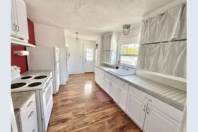 508 S 7th St, Coos Bay, OR 97420 - Photo 5