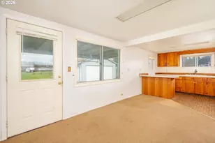 875 S 43rd St, Springfield, OR 97478 - Photo 11