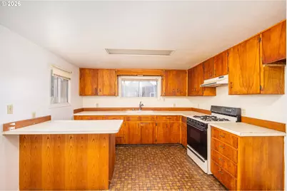 875 S 43rd St, Springfield, OR 97478 - Photo 13