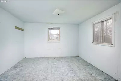 875 S 43rd St, Springfield, OR 97478 - Photo 9