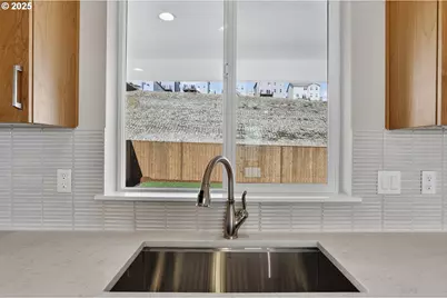 12139 SW Turnagain Dr, Tigard, OR 97224 - Photo 13