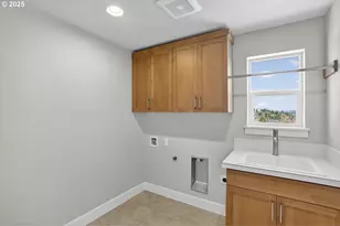 12139 SW Turnagain Dr, Tigard, OR 97224 - Photo 37