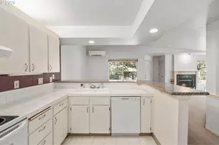 5064 Foothills Dr, Lake Oswego, OR 97034 - Photo 15