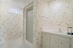 2369 Emerald Dr, Salem, OR 97304 - Photo 31