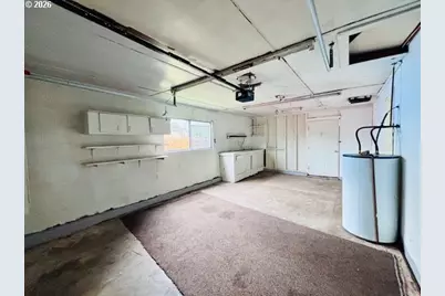 1940 Willow St, Florence, OR 97439 - Photo 15