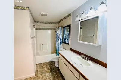 1940 Willow St, Florence, OR 97439 - Photo 7