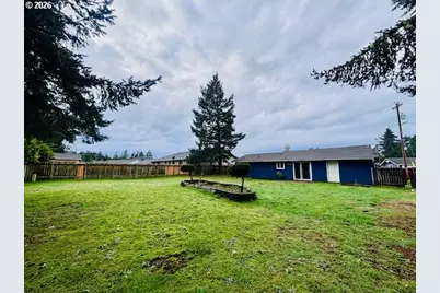1940 Willow St, Florence, OR 97439 - Photo 17