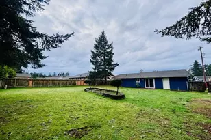 1940 Willow St, Florence, OR 97439 - Photo 17