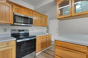 1345 Rees Hill Rd, Salem, OR 97301 - Photo 9