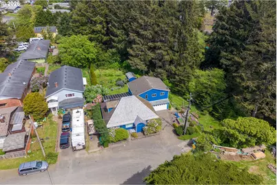1127 S Pine St, Newport, OR 97365 - Photo 3