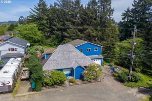 1127 S Pine St, Newport, OR 97365 - Photo 5