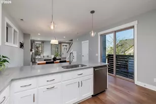 9043 SW W Haven Dr, Portland, OR 97225 - Photo 15