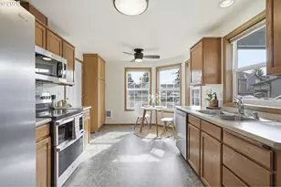 255 7th Ct, Washougal, WA 98671 - Photo 9