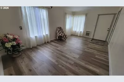 400 State St, North Bend, OR 97459 - Photo 5