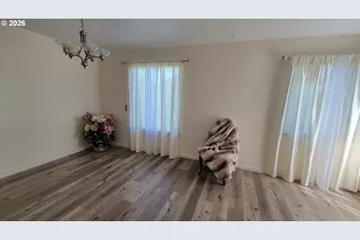400 State St, North Bend, OR 97459 - Photo 3