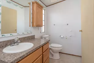 190 Twin Oaks Loop, Winston, OR 97496 - Photo 11