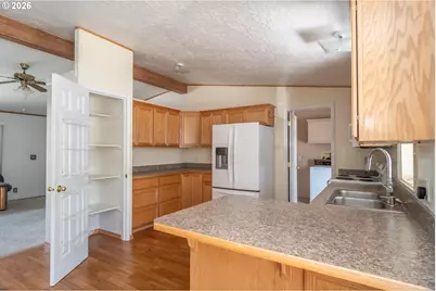190 Twin Oaks Loop, Winston, OR 97496 - Photo 7