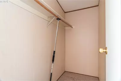 190 Twin Oaks Loop, Winston, OR 97496 - Photo 13