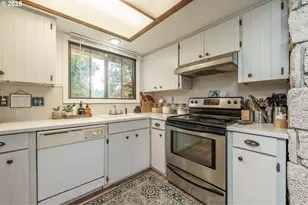 3635 SE Helen Ct, Troutdale, OR 97060 - Photo 9