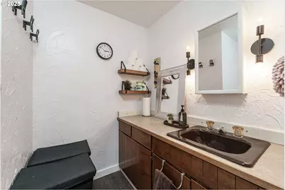 3635 SE Helen Ct, Troutdale, OR 97060 - Photo 23