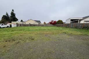 780 Q St, Springfield, OR 97477 - Photo 1