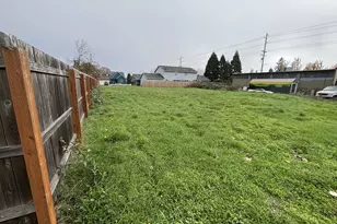 780 Q St, Springfield, OR 97477 - Photo 3