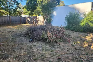 867 NE Johnson St, Myrtle Creek, OR 97457 - Photo 13