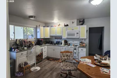 867 NE Johnson St, Myrtle Creek, OR 97457 - Photo 19