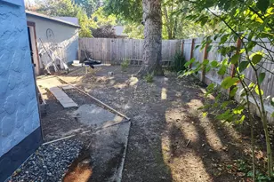 867 NE Johnson St, Myrtle Creek, OR 97457 - Photo 11