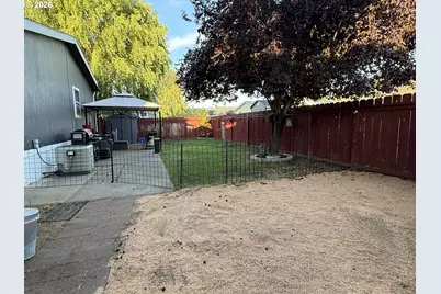 134 NW Anne Ave, Winston, OR 97496 - Photo 25