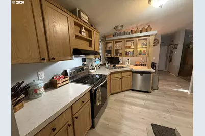 134 NW Anne Ave, Winston, OR 97496 - Photo 7
